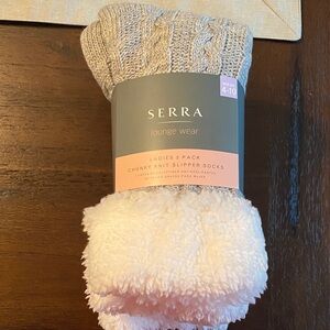 Serra Ladies Knit and Fluffy Socks Set